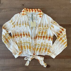 Dress Forum Los Angles Cropped Wrap Tie Waist Long Sleeves Tie Dyed Top Medium